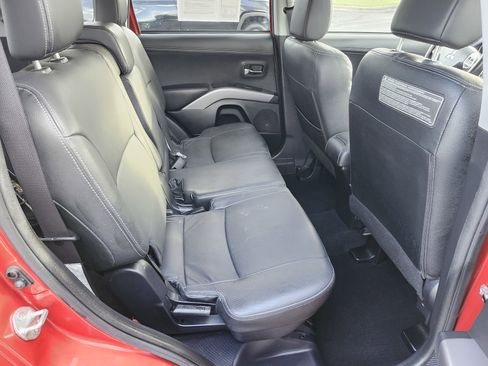 Used 2012 Mitsubishi Outlander GT FWD image 18