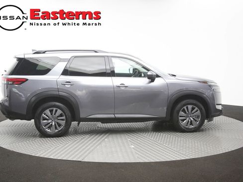 Used 2025 Nissan Pathfinder SV FWD image 45