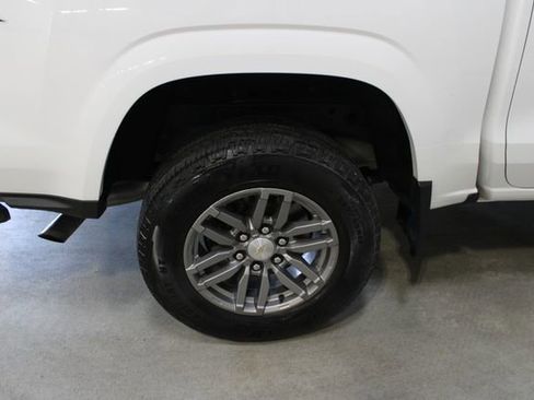 Used 2024 Chevrolet Colorado LT w/ LT Convenience Package AWD/4WD image 31