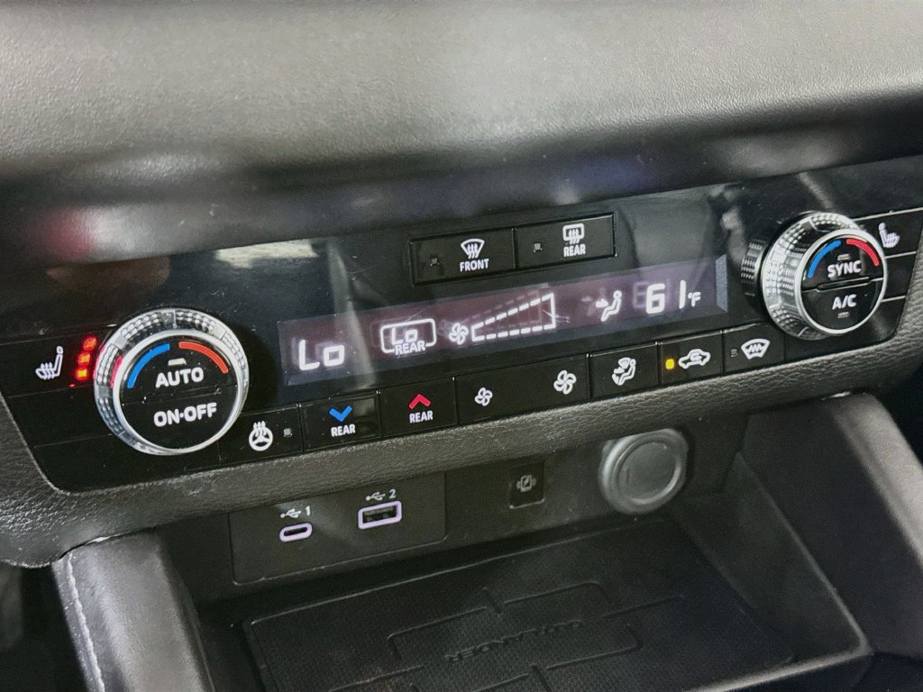 Used 2025 Mitsubishi Outlander 4WD Plug-In Hybrid image 18