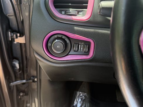 Used 2016 Jeep Renegade Limited w/ Advanced Technology Group AWD/4WD image 17