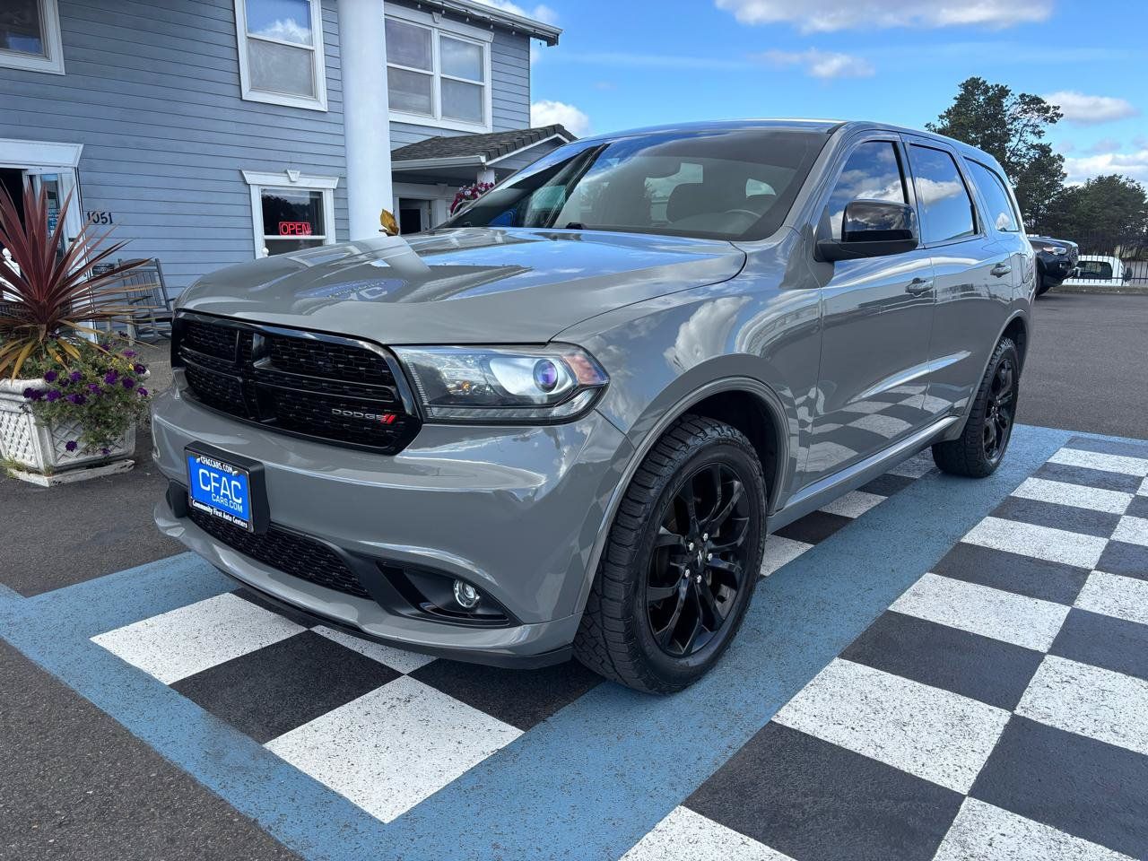 Used 2020 Dodge Durango SXT AWD/4WD image 2
