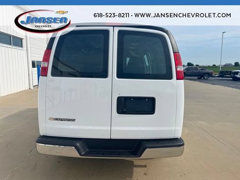 Used 2025 Chevrolet Express 2500 w/ Driver Convenience Package RWD image 5
