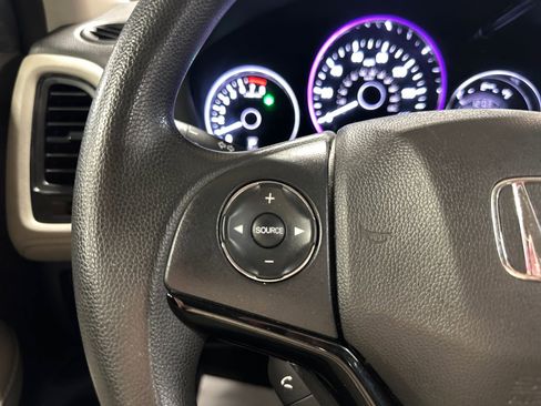 Used 2020 Honda HR-V LX image 30