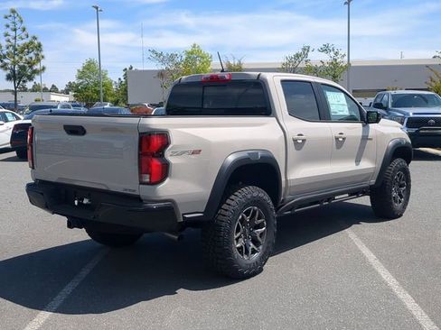New 2026 Chevrolet Colorado ZR2 w/ Technology Package AWD/4WD image 7