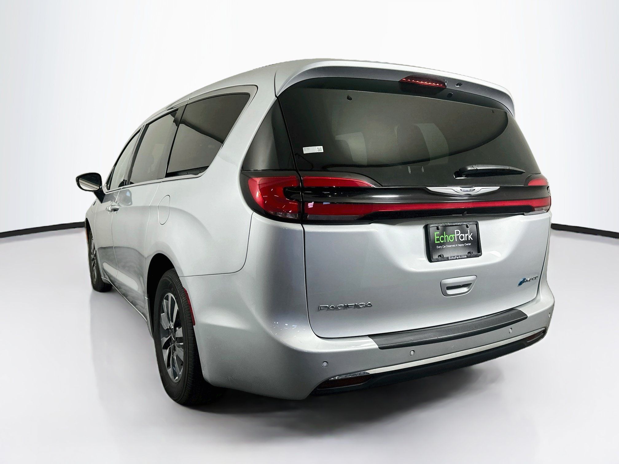 Used 2024 Chrysler Pacifica Limited FWD image 5