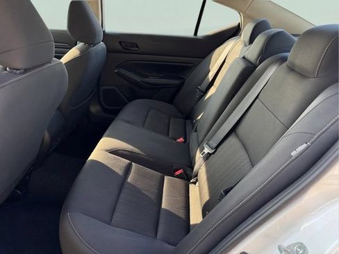 Used 2025 Nissan Altima 2.5 SV FWD image 11