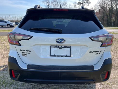 Used 2022 Subaru Outback Onyx Edition XT w/ Popular Package #2 image 4