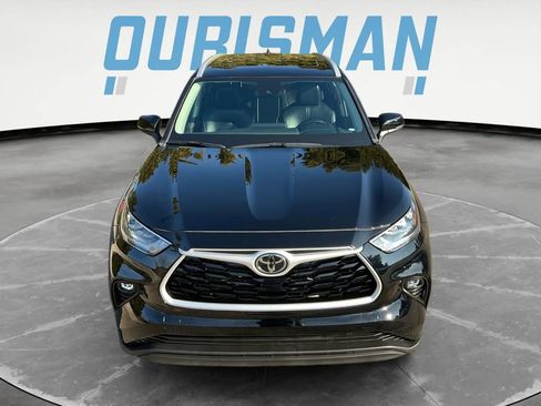 Used 2022 Toyota Highlander XLE image 2