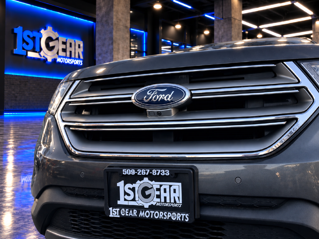 Used 2018 Ford Edge Titanium w/ Equipment Group 302A AWD/4WD image 14