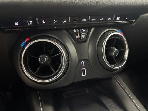 Used 2024 Chevrolet Blazer LT w/ Convenience Package FWD image 18