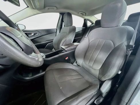Used 2016 Chrysler 200 Limited FWD image 21