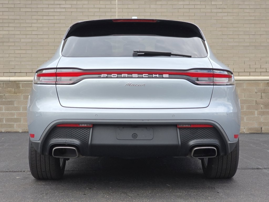 Certified 2024 Porsche Macan AWD/4WD image 8