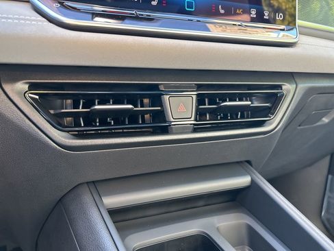 New 2026 Volkswagen Tiguan SE R-Line FWD image 38