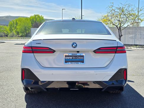 New 2026 BMW 550e xDrive w/ Executive Package AWD/4WD image 5