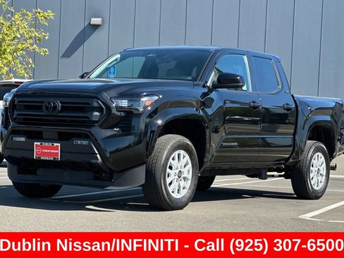 Used 2025 Toyota Tacoma SR5 AWD/4WD image 8