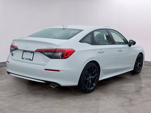 Used 2023 Honda Civic Sport image 2