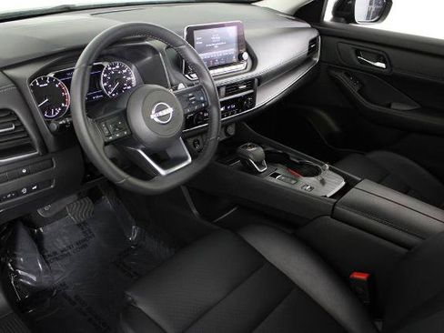 Certified 2024 Nissan Rogue SV w/ SV Premium Package FWD image 20