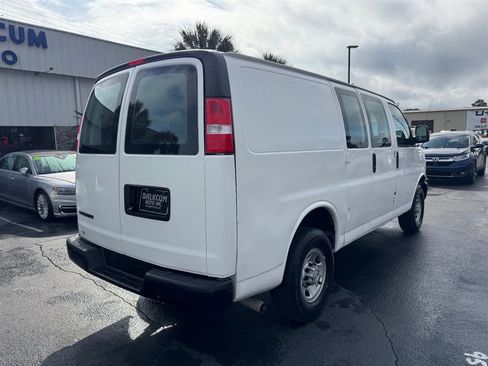Used 2022 Chevrolet Express 2500 w/ Driver Convenience Package image 8