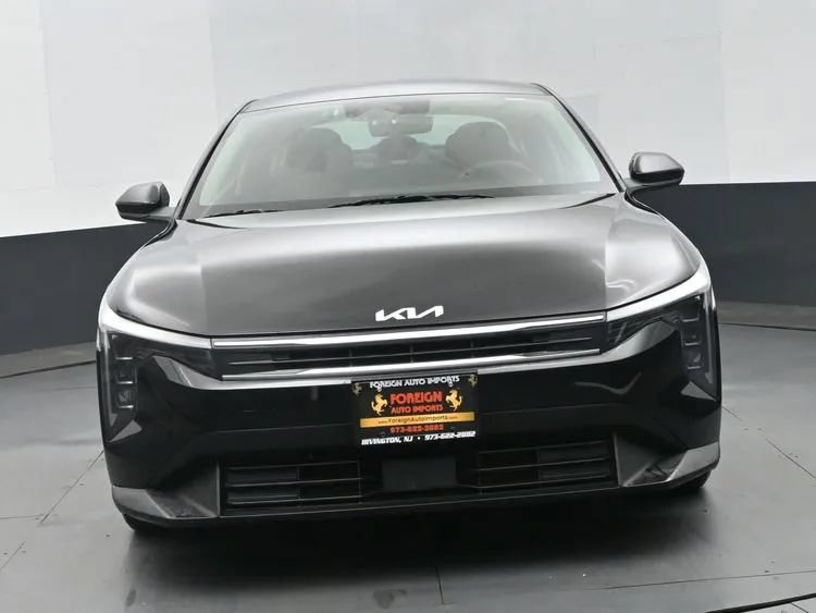 Used 2025 Kia K4 FWD image 3