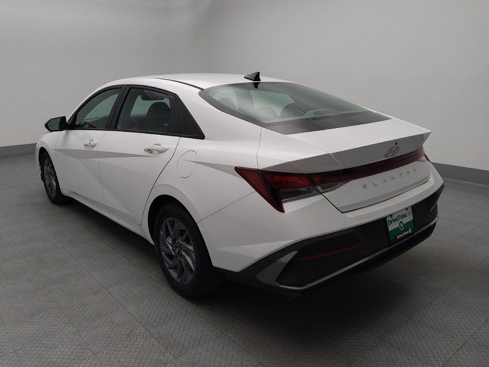 Used 2024 Hyundai Elantra SEL FWD image 5