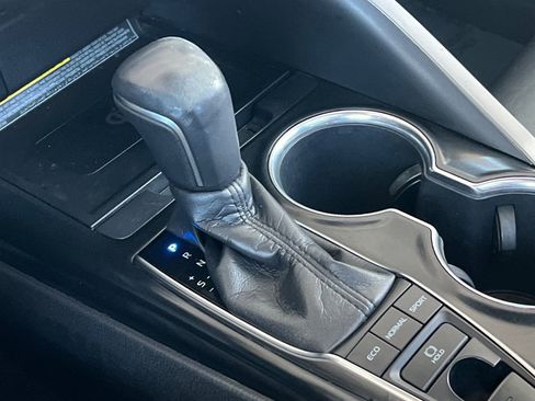 Certified 2020 Toyota Camry XSE image 25