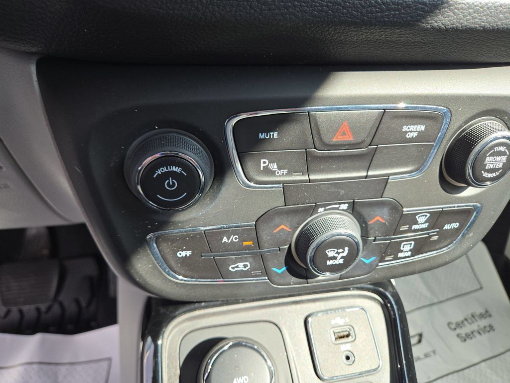 Used 2019 Jeep Compass Limited w/ Safety & Security Group AWD/4WD image 40