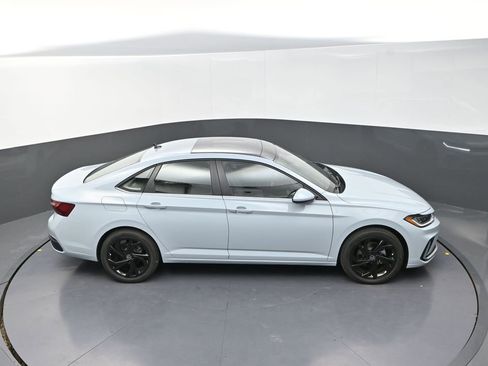 New 2026 Volkswagen Jetta SE FWD image 19