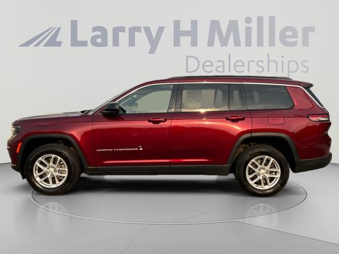 Used 2024 Jeep Grand Cherokee L Laredo AWD/4WD image 2