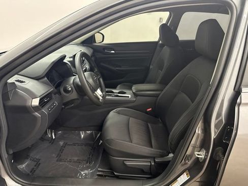 Used 2022 Nissan Altima 2.5 S FWD image 13