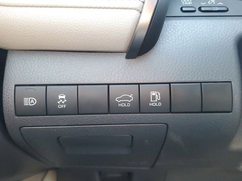 Certified 2021 Toyota Camry XLE w/ Navigation Upgrade Package image 26