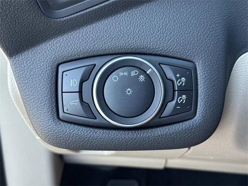 Used 2017 Ford Escape SE image 19