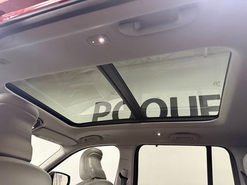 Used 2022 Jeep Grand Cherokee Overland w/ Advanced Protech Group III AWD/4WD image 21