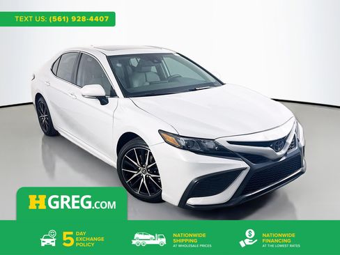 Used 2024 Toyota Camry SE w/ Convenience Package FWD image 1