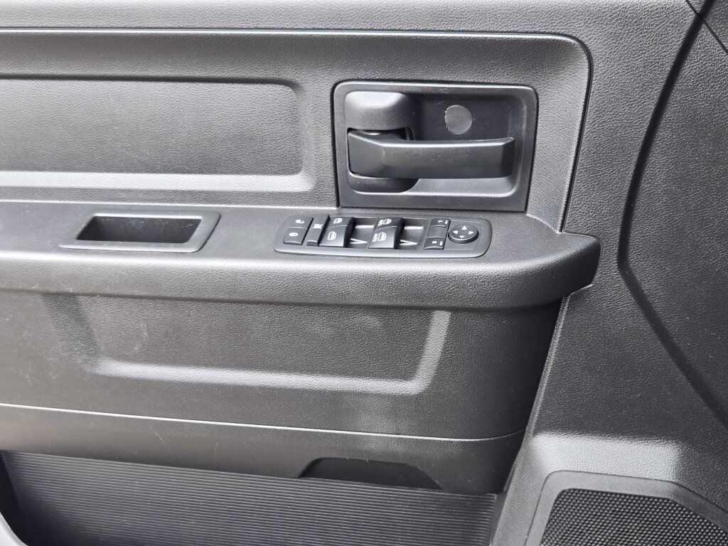 Used 2017 RAM 1500 Express w/ Black Ram 1500 Express Group AWD/4WD image 7