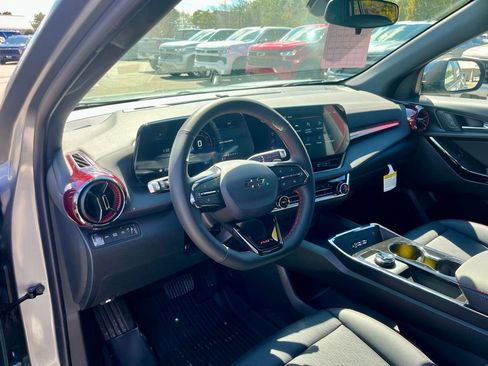 New 2026 Chevrolet Equinox RS w/ Convenience Package III AWD/4WD image 12
