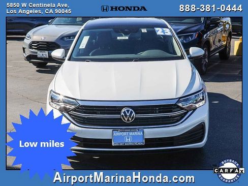Used 2023 Volkswagen Jetta SE image 11