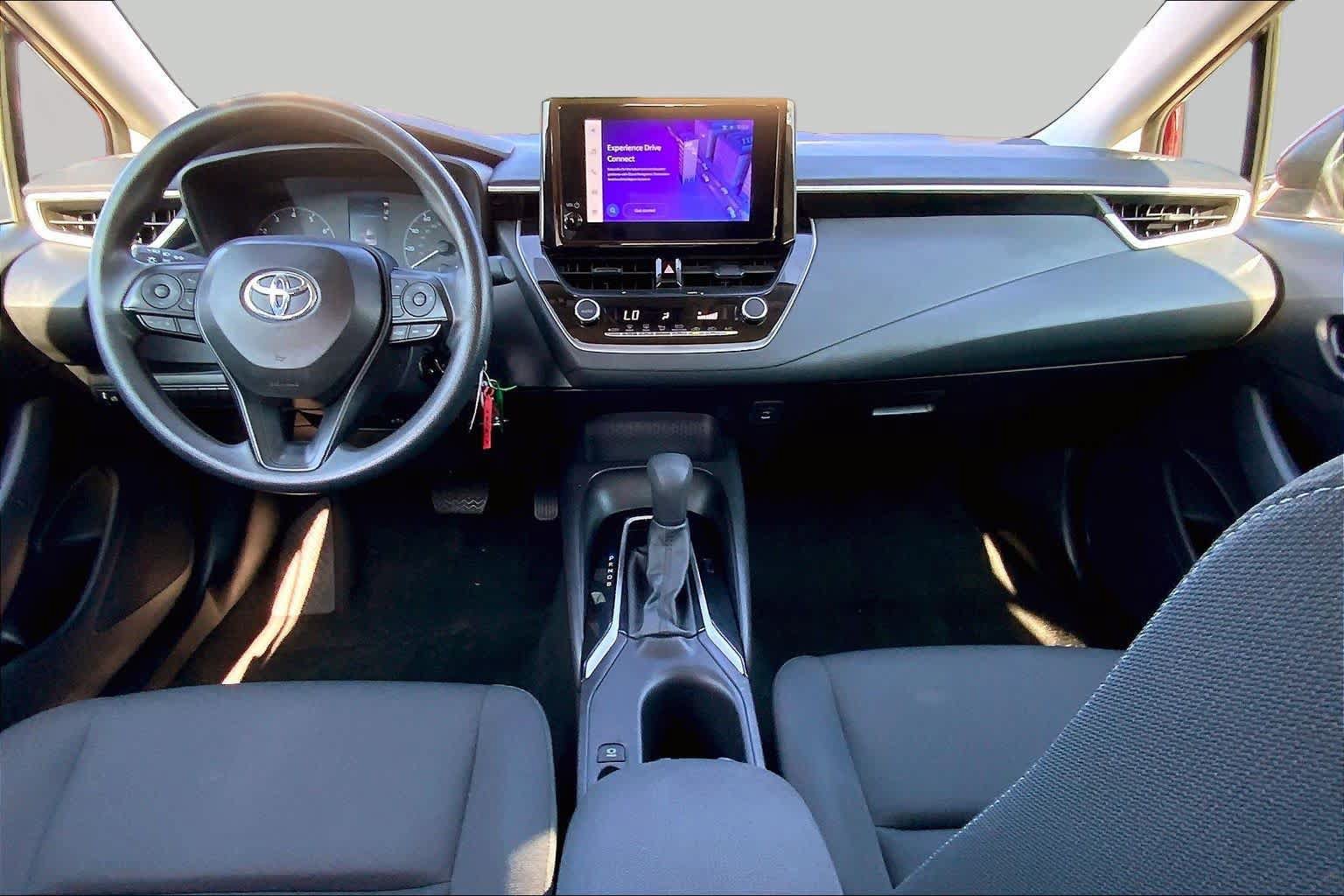 Used 2025 Toyota Corolla LE FWD image 15