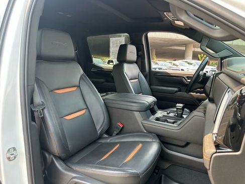 Used 2025 GMC Sierra 1500 AT4 w/ AT4 Premium Package AWD/4WD image 10