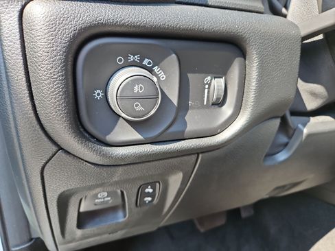 Used 2022 RAM 1500 Big Horn RWD image 22