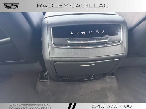 Certified 2023 Cadillac Escalade Premium Luxury AWD/4WD image 13