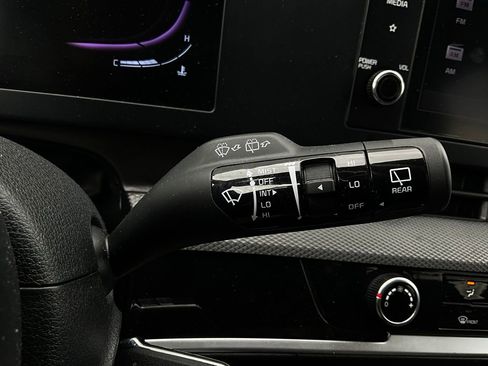 Used 2025 Kia Sportage LX image 34