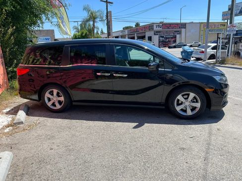 Used 2018 Honda Odyssey EX image 3