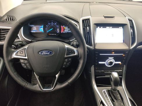 Used 2018 Ford Edge Titanium w/ Ford Safe & Smart Package FWD image 22