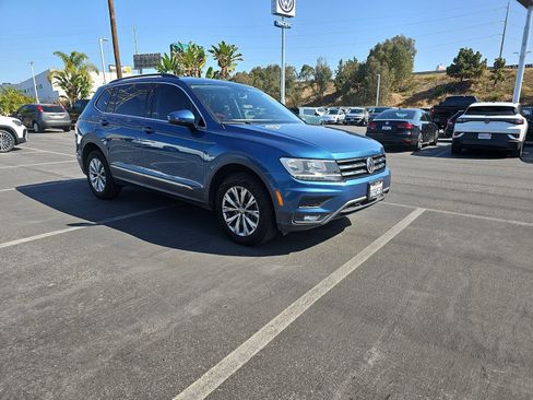 Used 2018 Volkswagen Tiguan SE AWD/4WD image 3