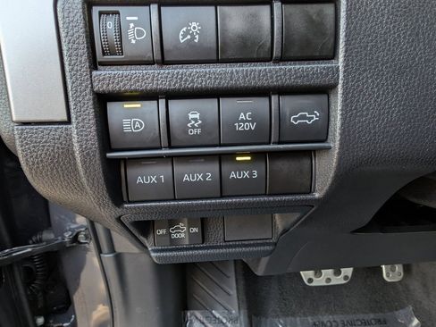 Used 2024 Toyota Tacoma TRD Off-Road image 18