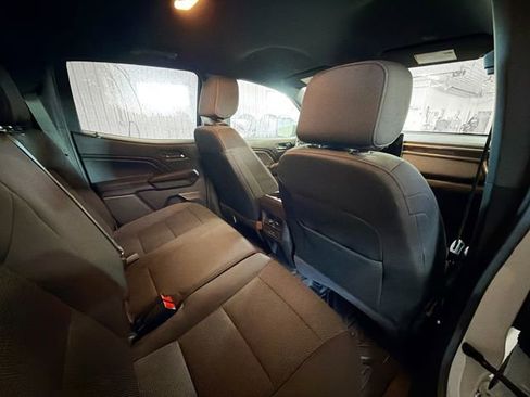 Used 2024 GMC Canyon Elevation image 11