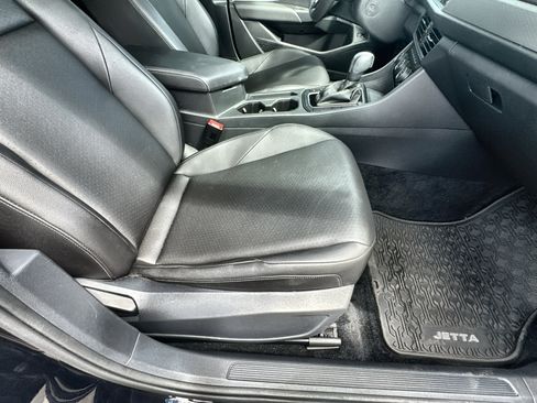 Used 2020 Volkswagen Jetta SE image 28