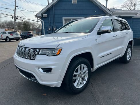 Used 2018 Jeep Grand Cherokee Overland image 2