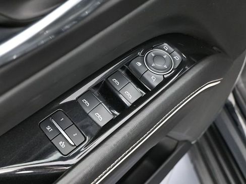 Used 2021 Cadillac Escalade ESV Premium Luxury Platinum image 23